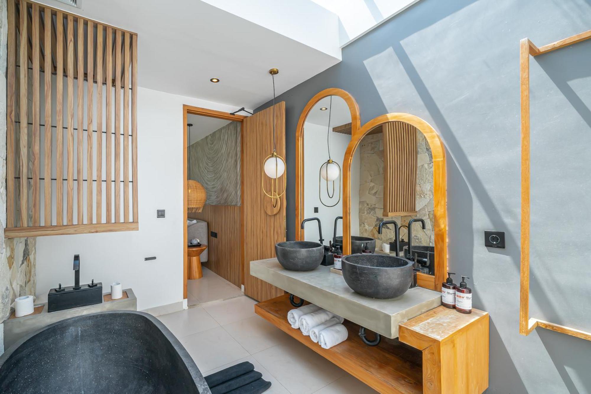 Villa Arunika - Stylish Tropical 2Br Villa Close To Nyanyi Beach! Selemadeg Esterno foto